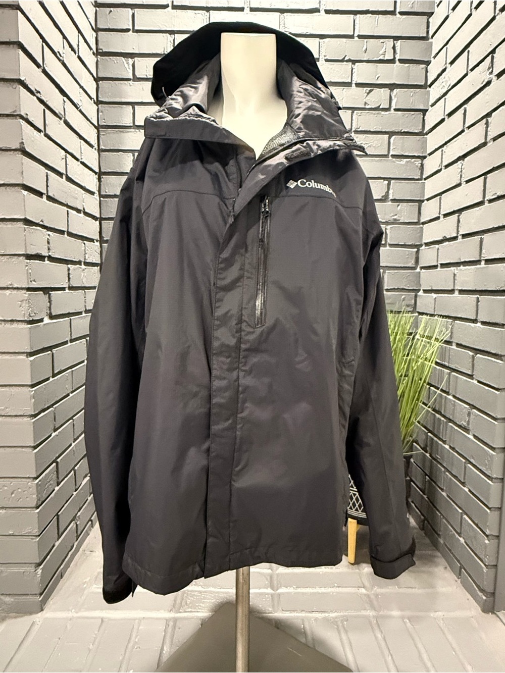 Columbia Men's Black Hooded Rain Jacket with Chest Zip Pocket